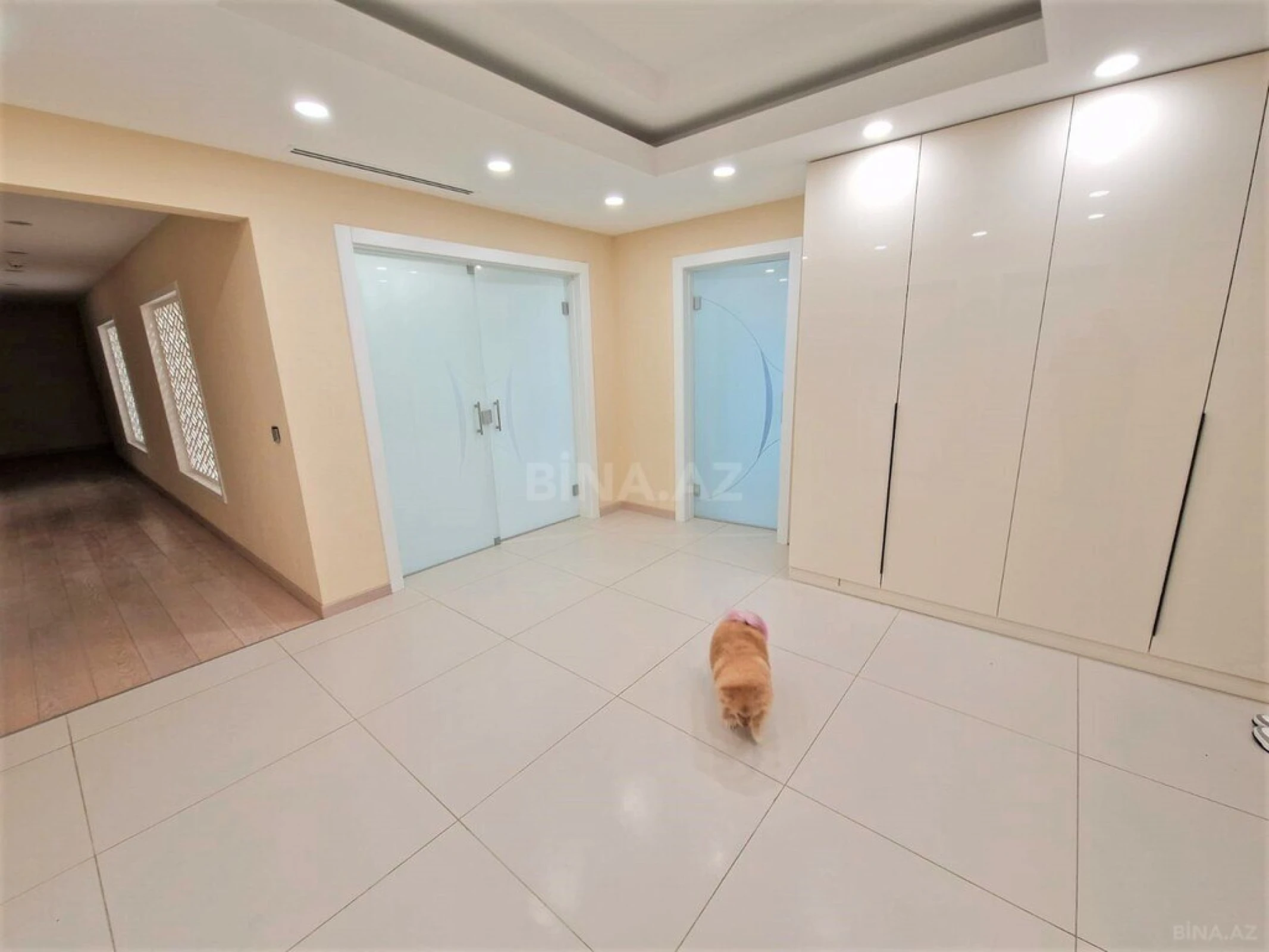 Kirayə verilir 4 otaqlı mənzil 340 m²