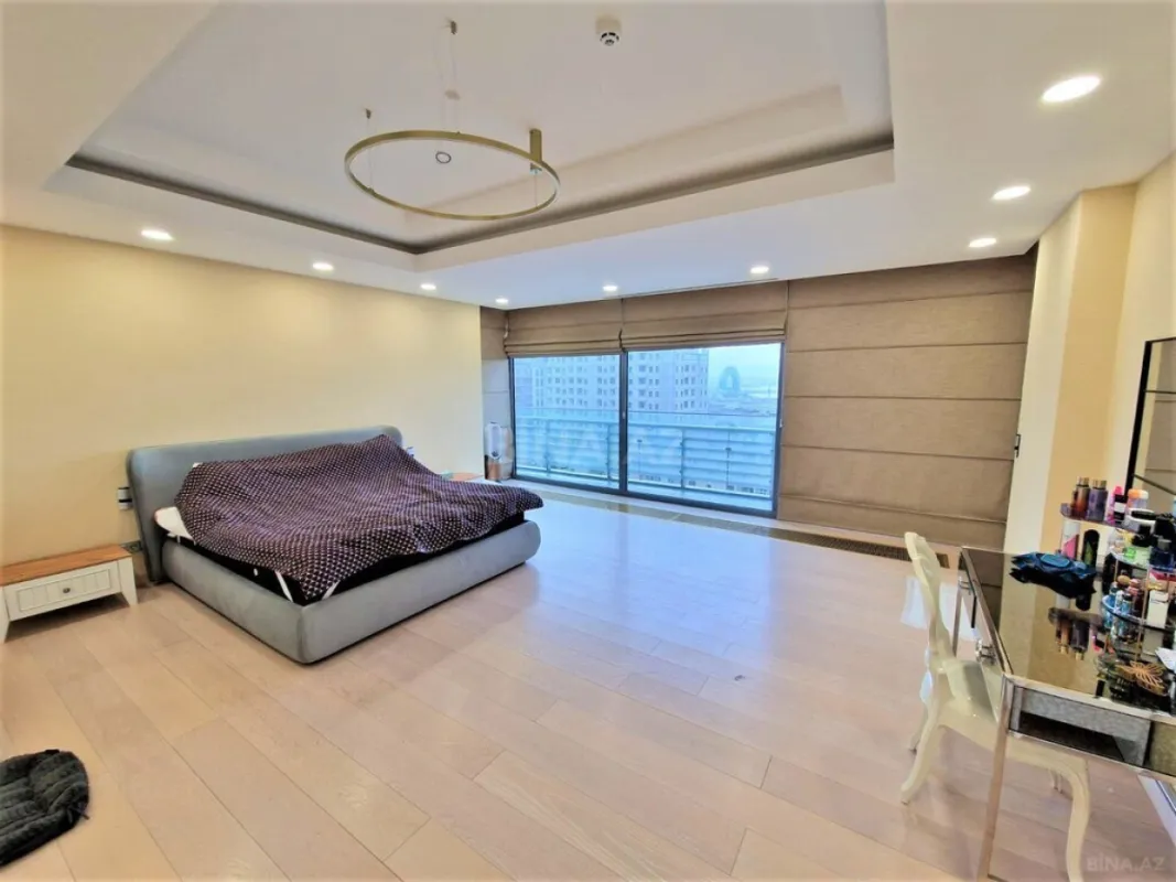 Kirayə verilir 4 otaqlı mənzil 340 m²