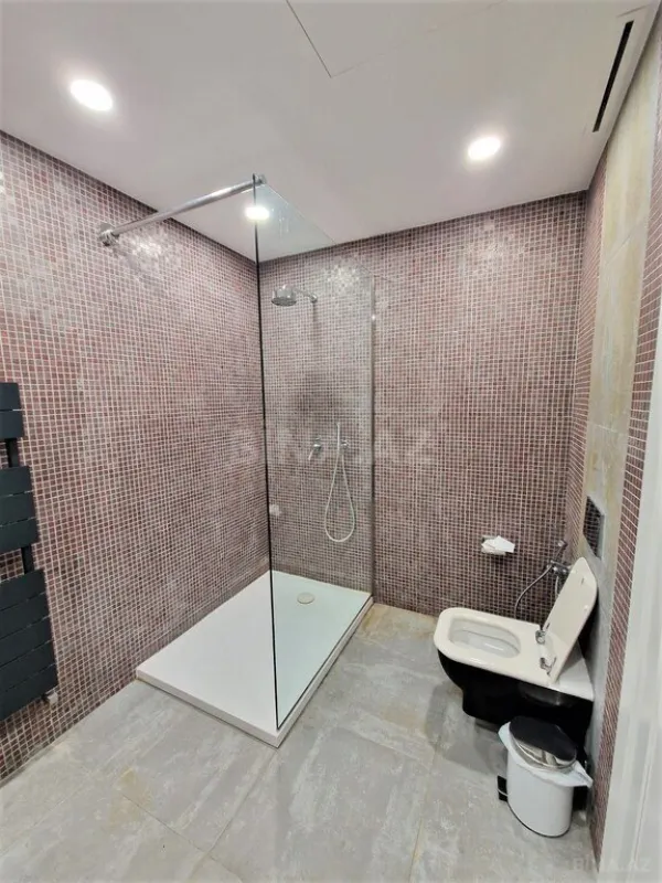 Kirayə verilir 4 otaqlı mənzil 340 m²