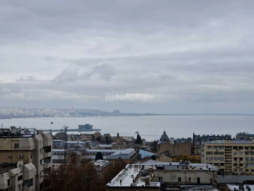 Kirayə verilir 4 otaqlı mənzil 340 m²