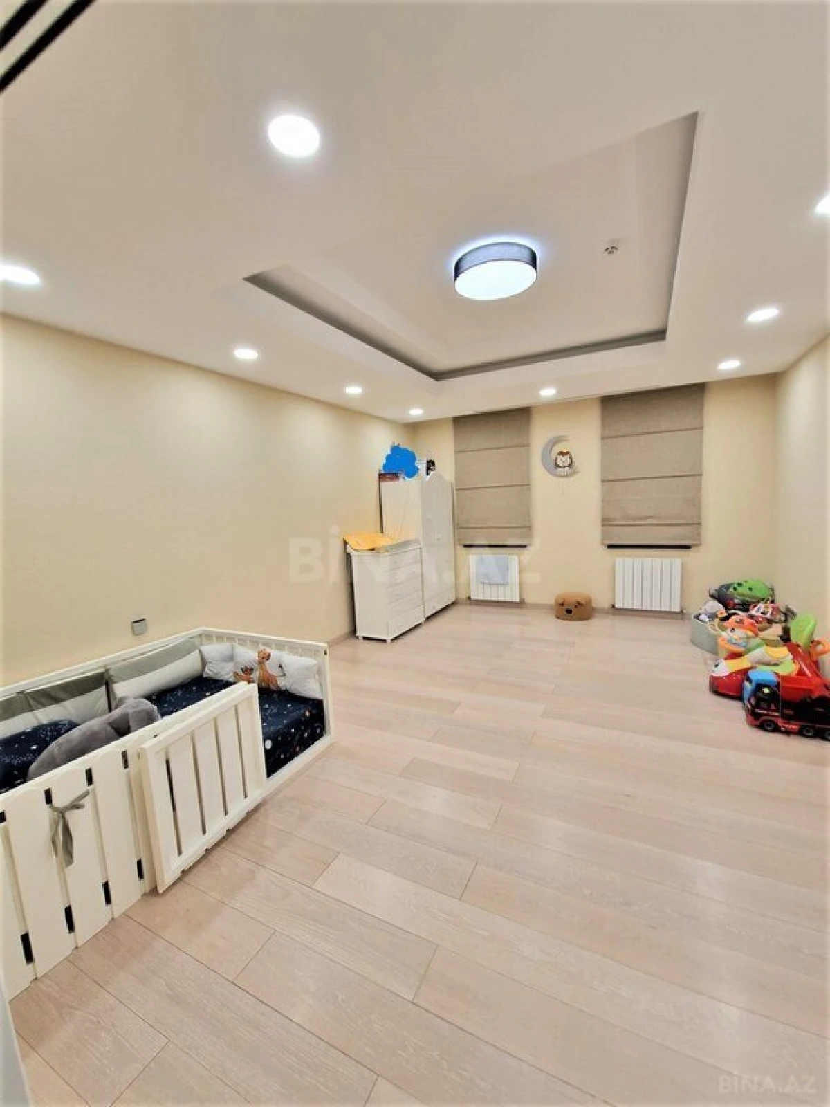 Kirayə verilir 4 otaqlı mənzil 340 m²