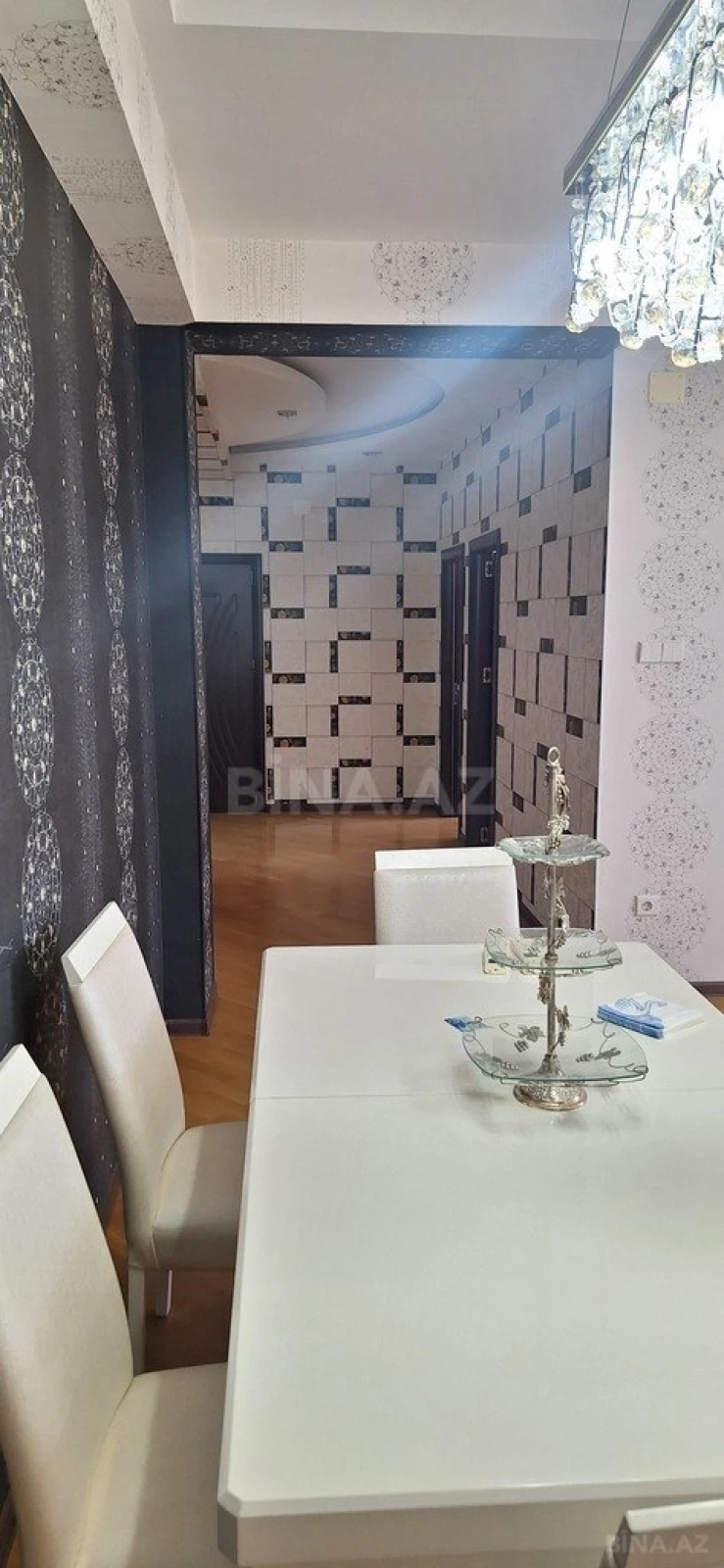 Satılır 2 otaqlı mənzil 95 m²