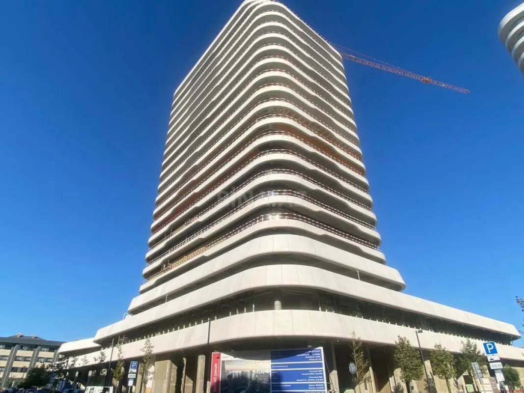 Satılır obyekt 80 m²