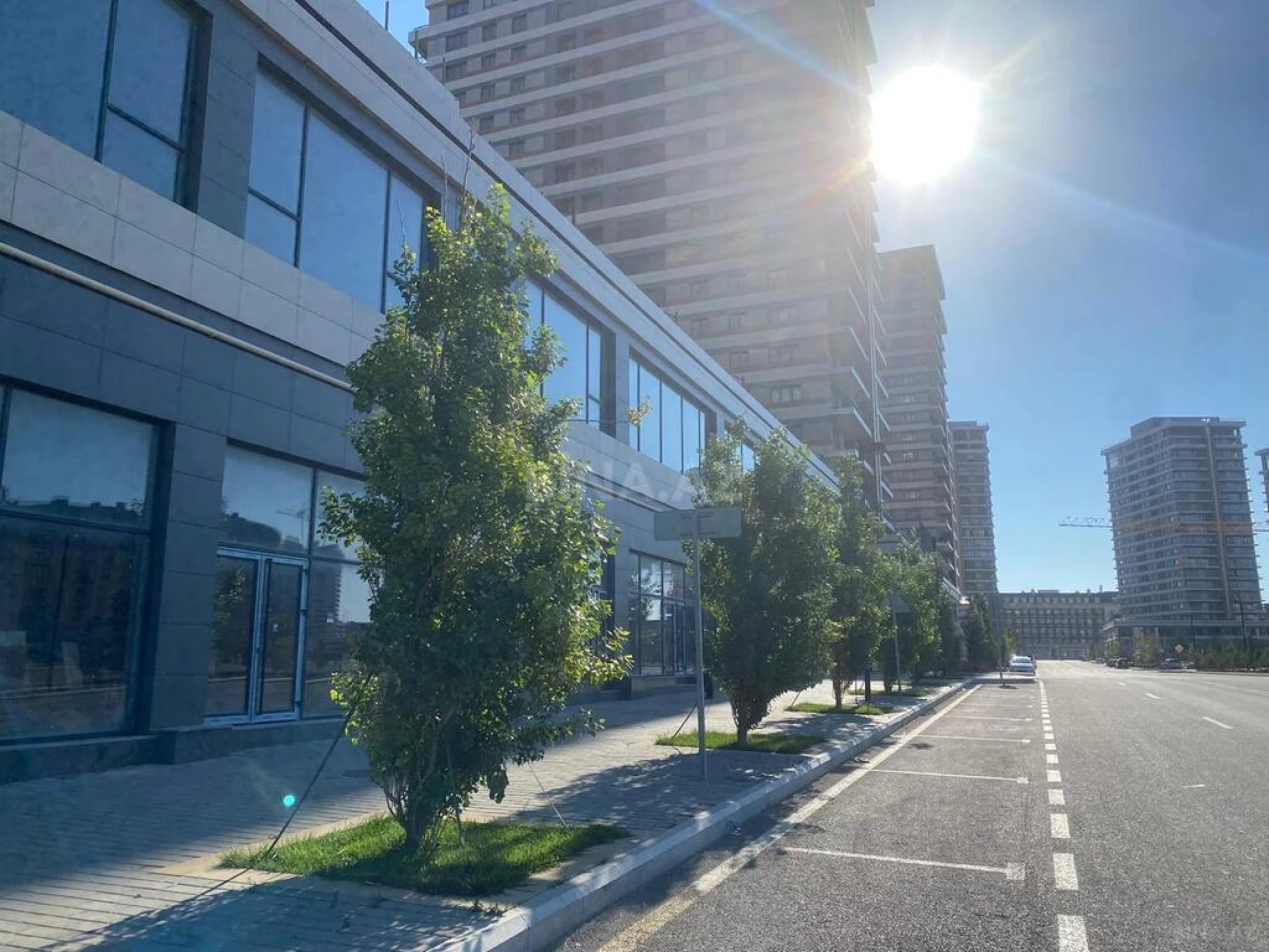 Satılır obyekt 440 m²