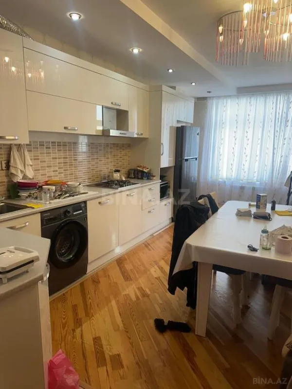 Satılır 2 otaqlı mənzil 103 m²