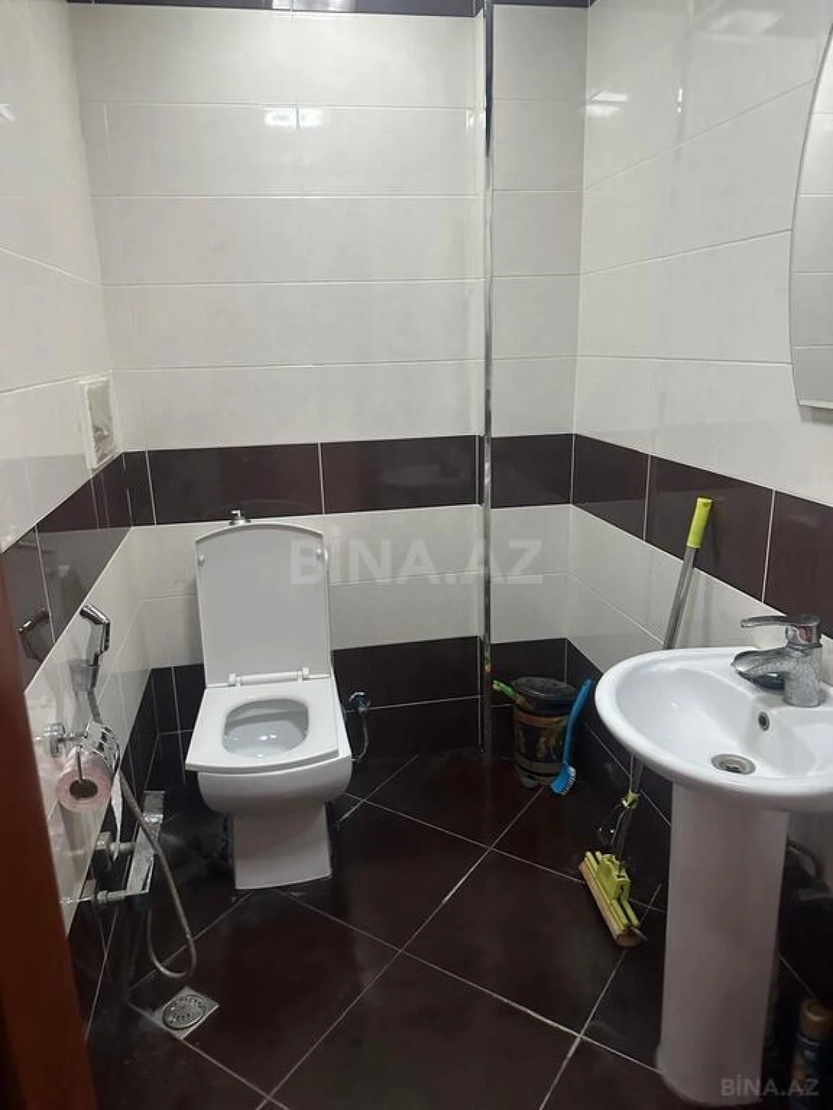 Satılır 2 otaqlı mənzil 103 m²