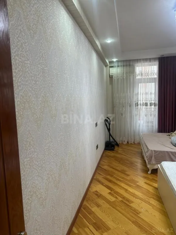 Satılır 2 otaqlı mənzil 103 m²