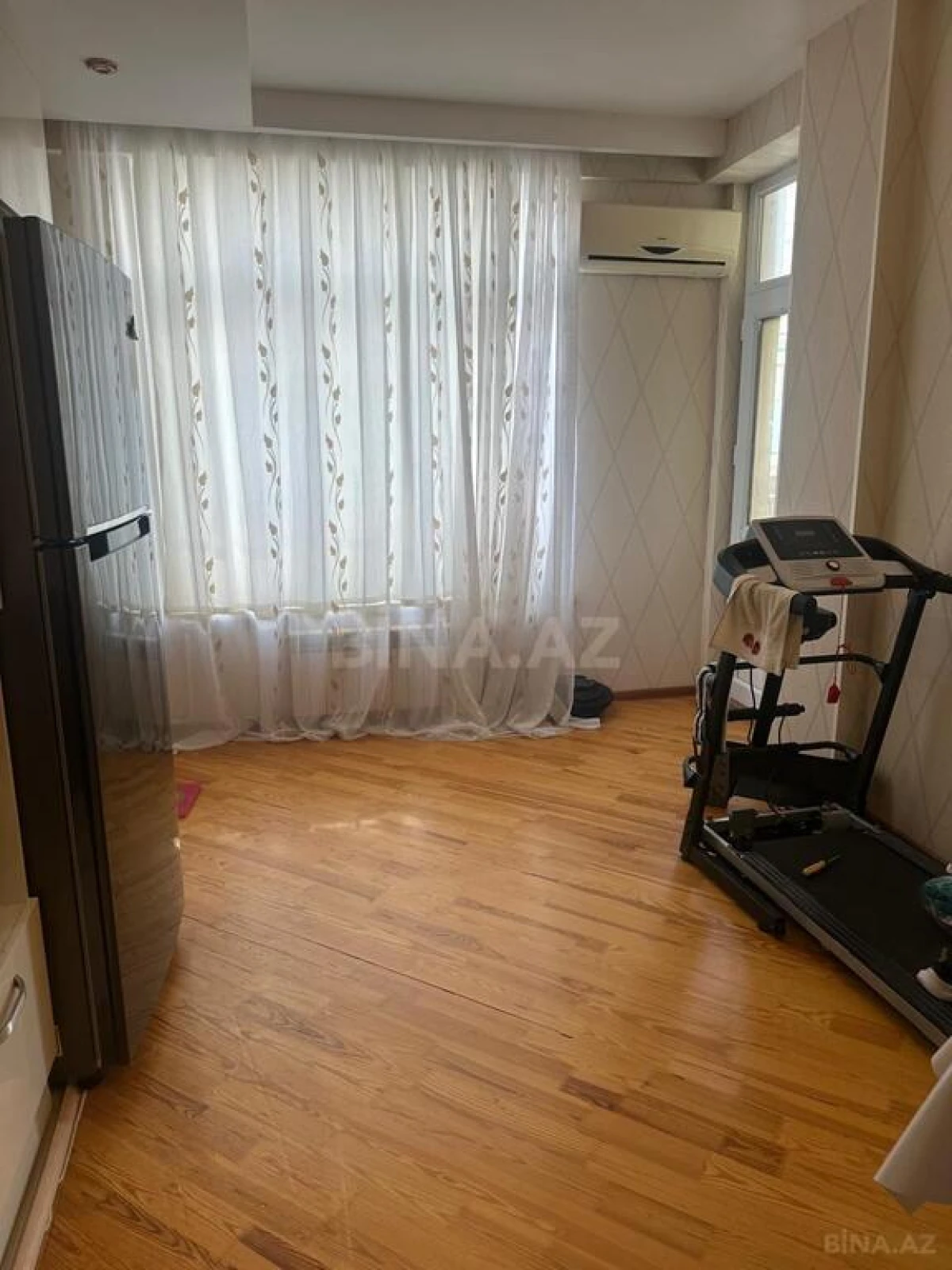 Satılır 2 otaqlı mənzil 103 m²
