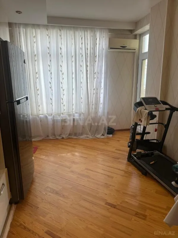 Satılır 2 otaqlı mənzil 103 m²