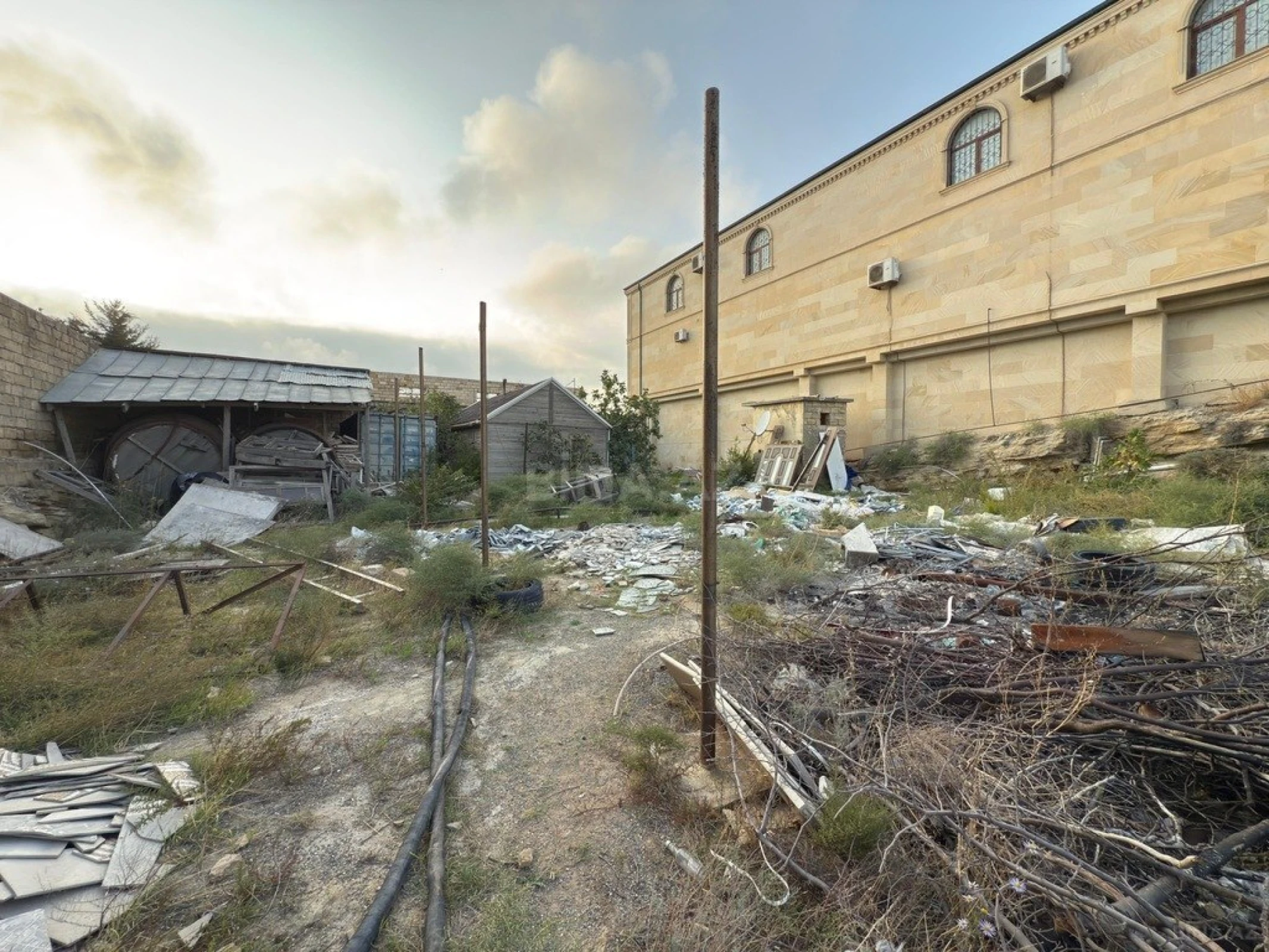 Satılır torpaq sahəsi 10 m²