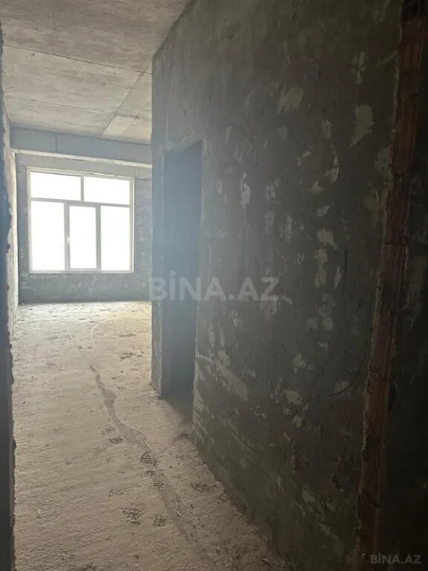 Satılır 4 otaqlı mənzil 272 m²