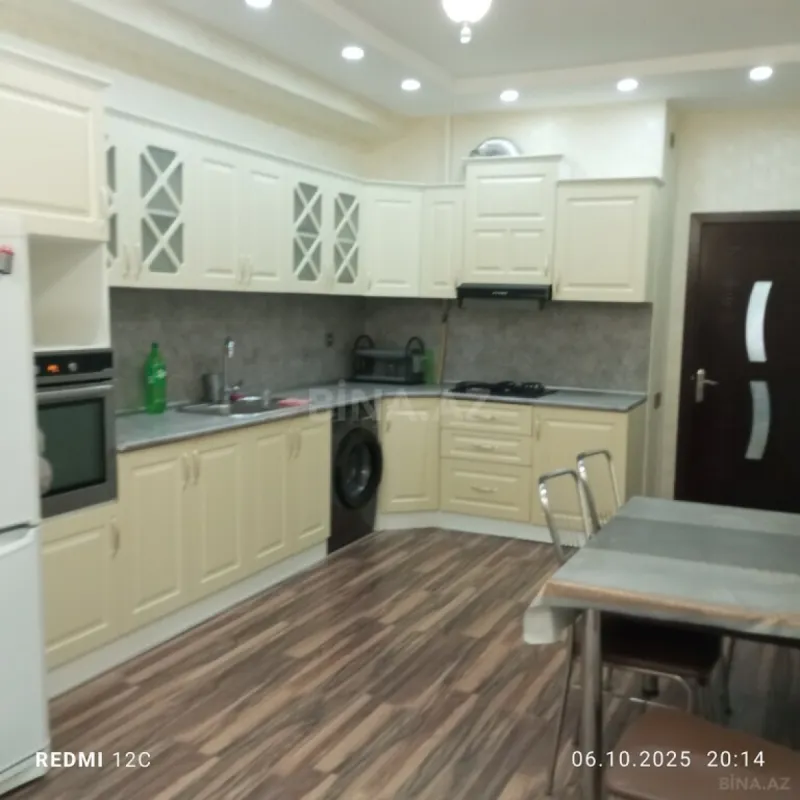 Kirayə verilir 3 otaqlı mənzil 110 m²