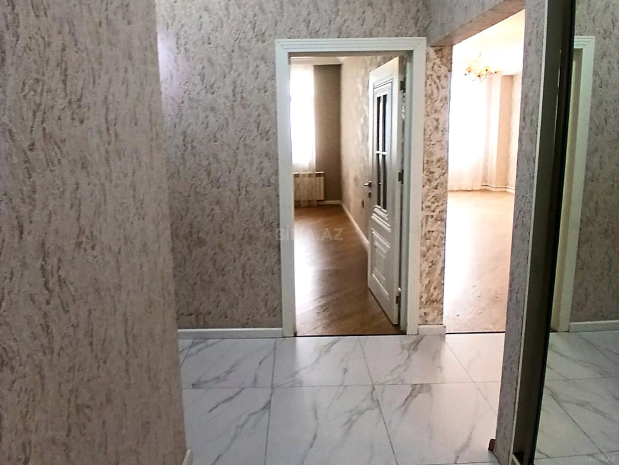 Satılır 3 otaqlı mənzil 107 m²