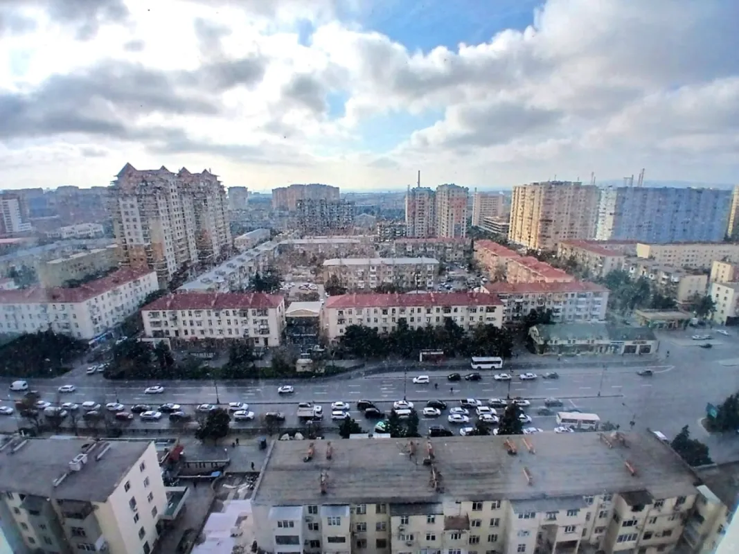 Satılır 3 otaqlı mənzil 107 m²