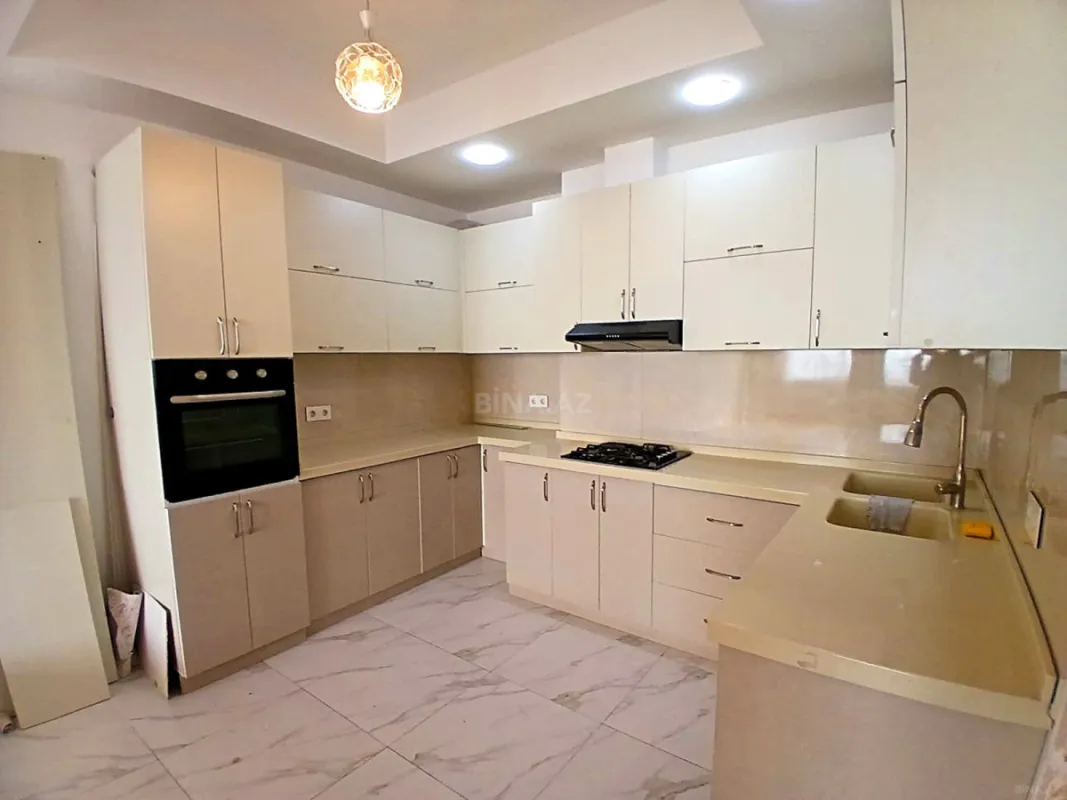 Satılır 3 otaqlı mənzil 107 m²