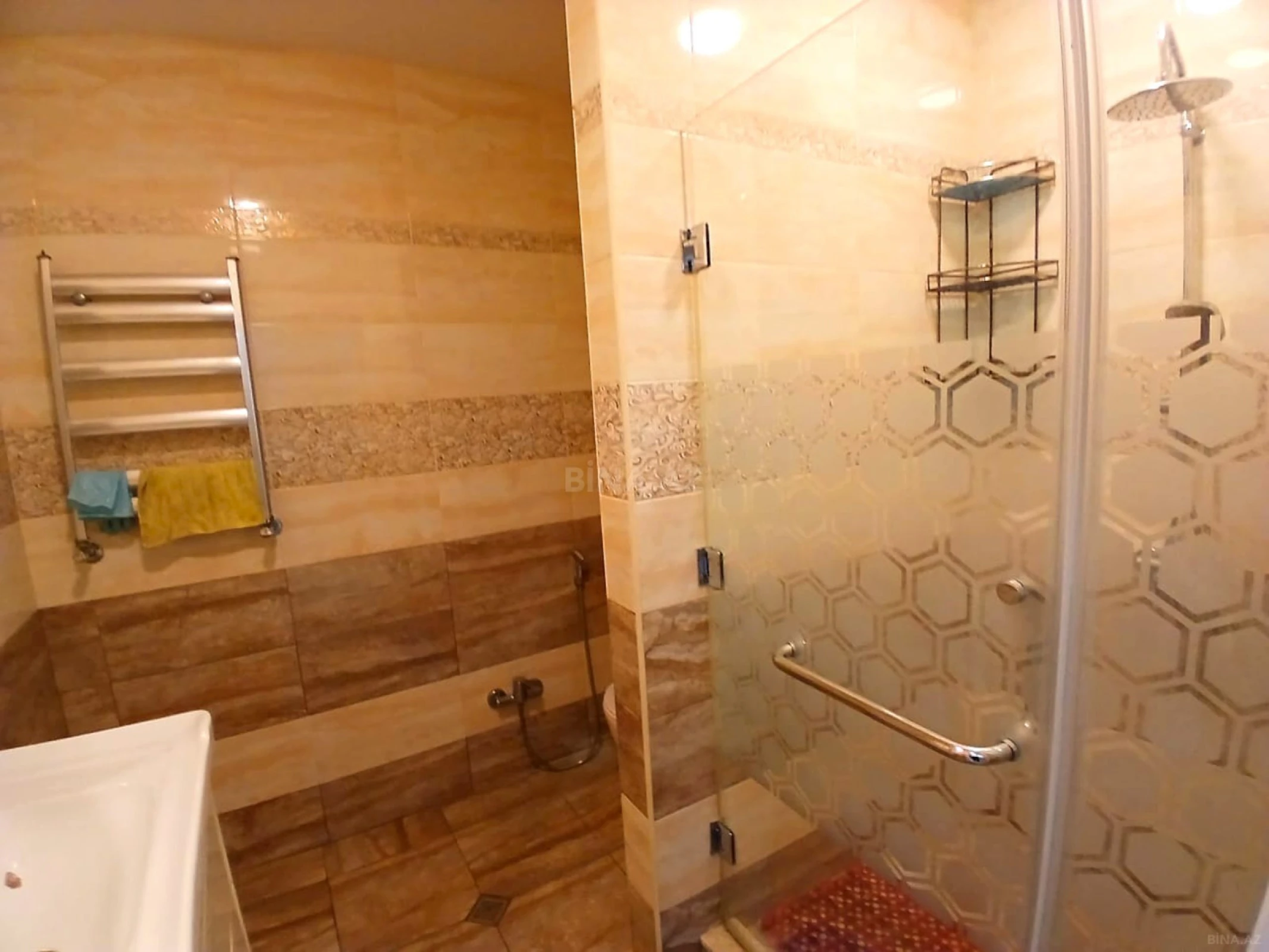 Satılır 3 otaqlı mənzil 107 m²