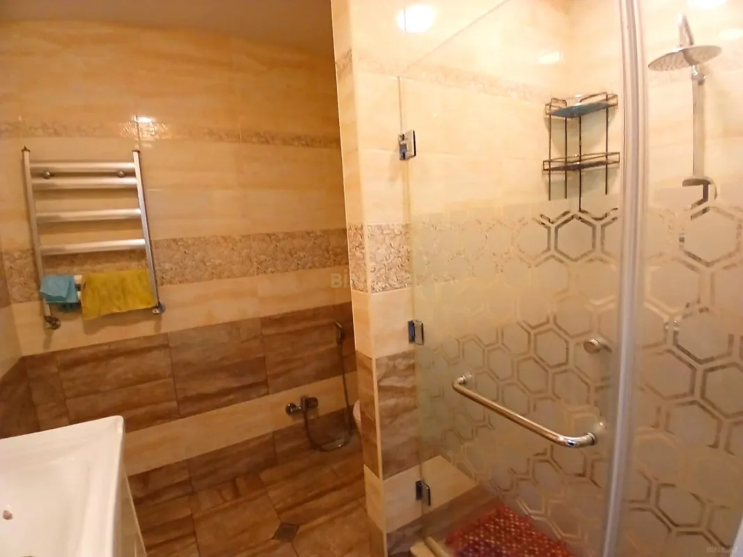 Satılır 3 otaqlı mənzil 107 m²