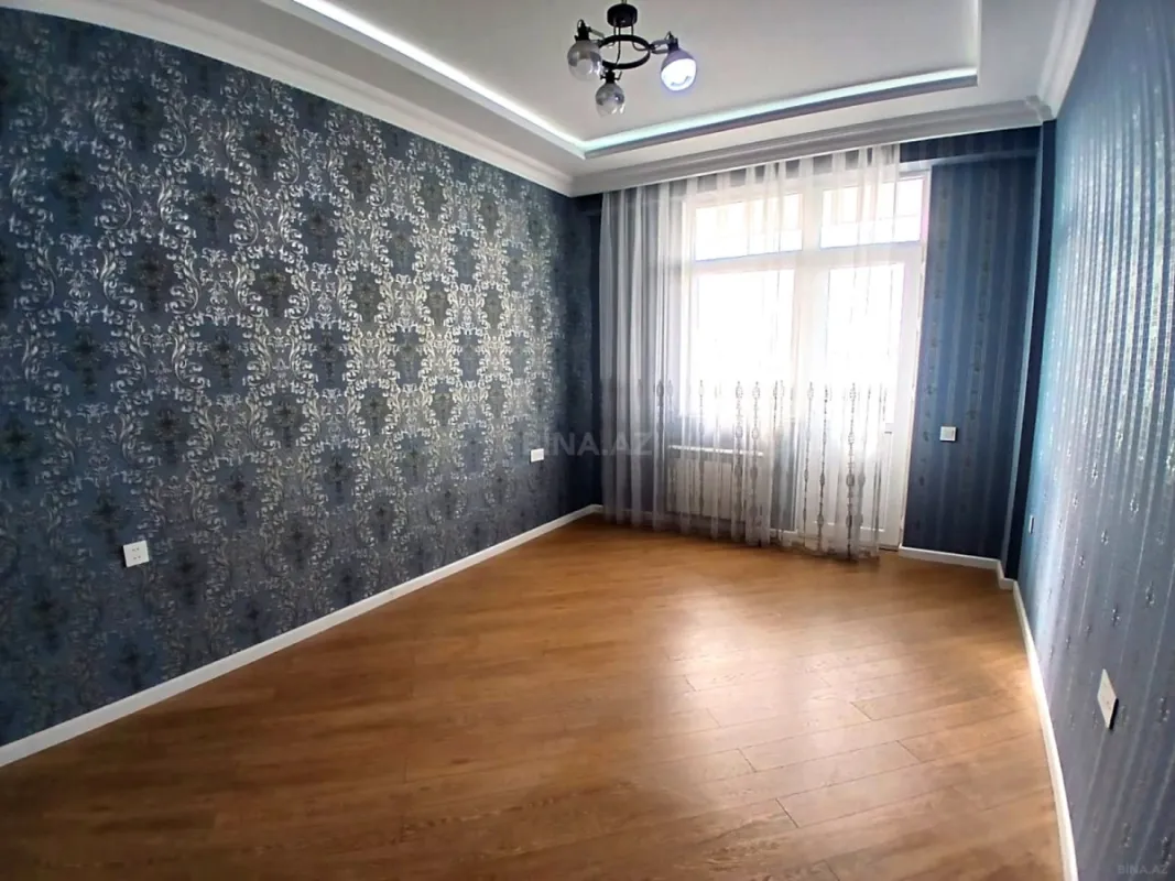 Satılır 3 otaqlı mənzil 107 m²
