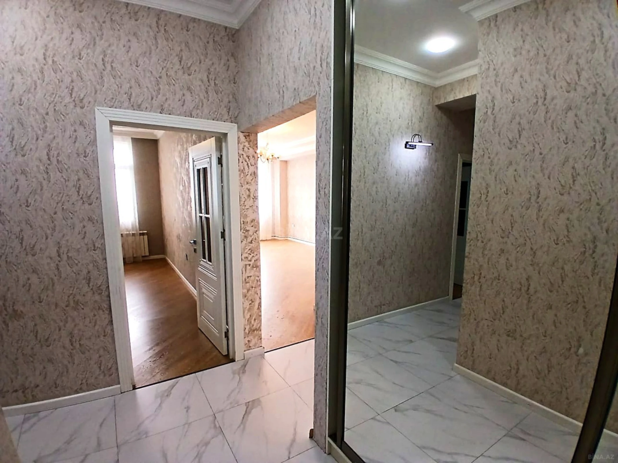Satılır 3 otaqlı mənzil 107 m²