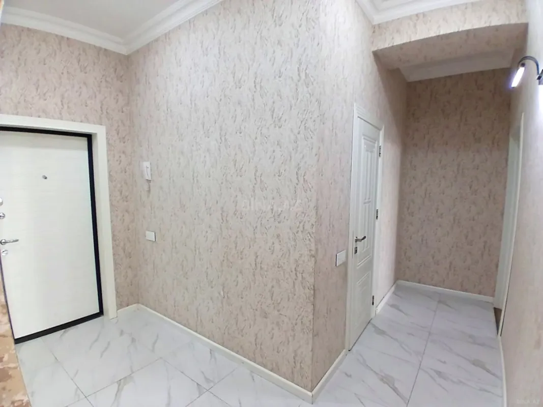 Satılır 3 otaqlı mənzil 107 m²