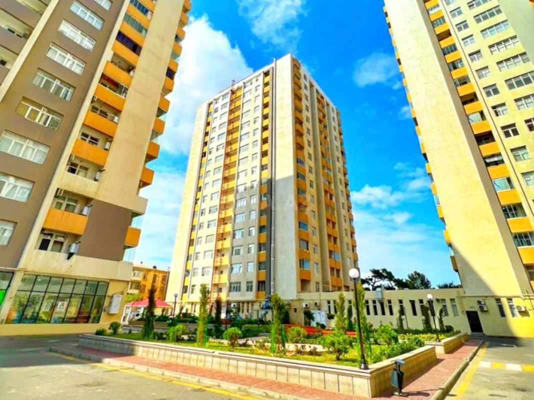 Satılır 3 otaqlı mənzil 107 m²