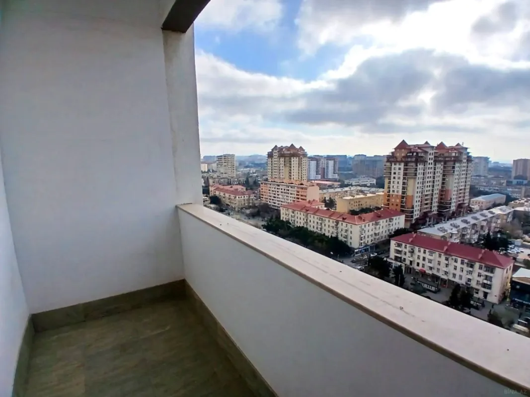 Satılır 3 otaqlı mənzil 107 m²