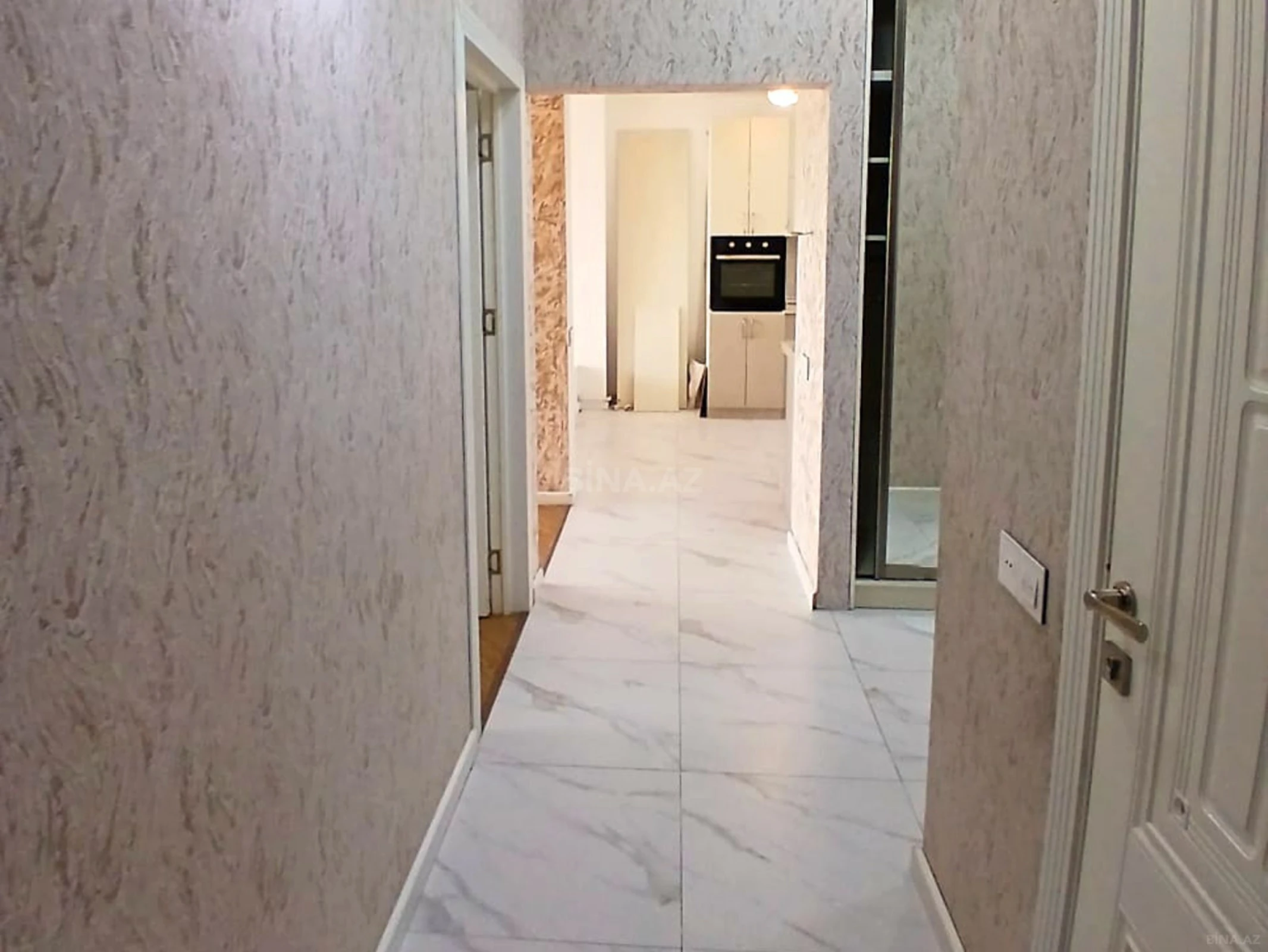 Satılır 3 otaqlı mənzil 107 m²