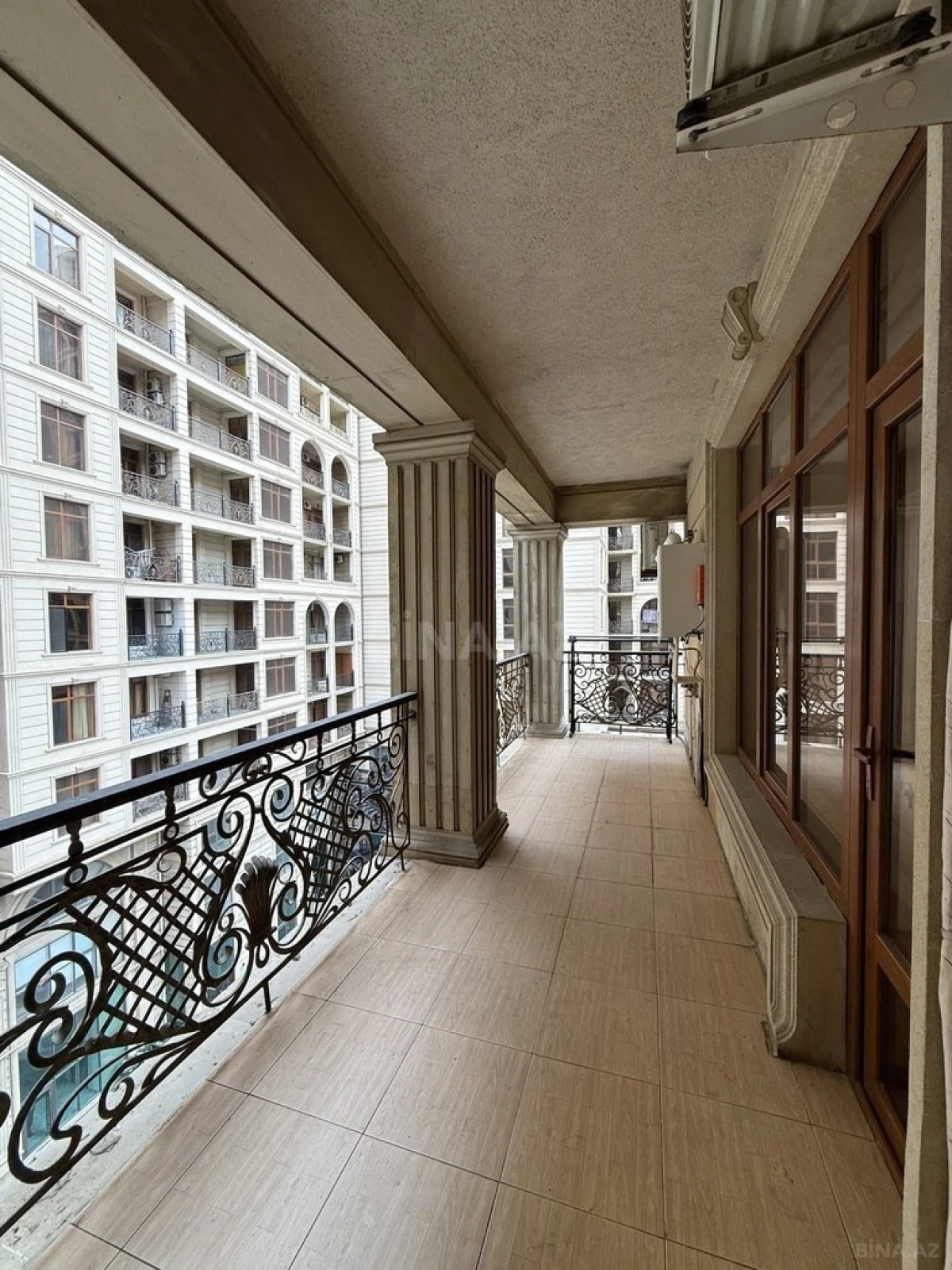 Kirayə verilir 3 otaqlı mənzil 200 m²