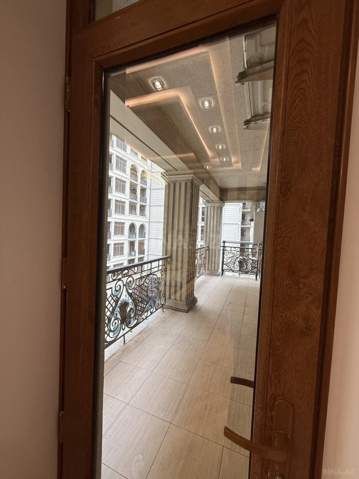 Kirayə verilir 3 otaqlı mənzil 200 m²