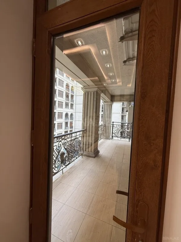 Kirayə verilir 3 otaqlı mənzil 200 m²