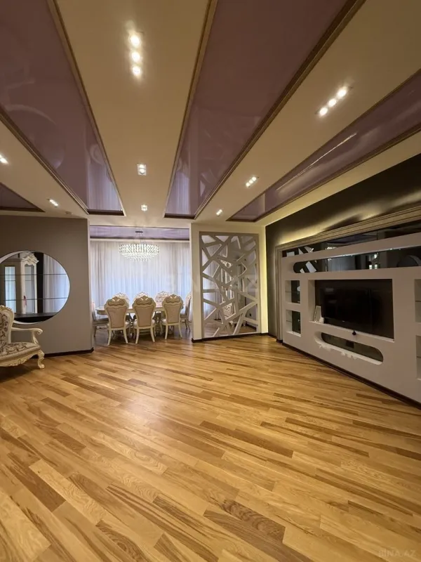 Kirayə verilir 3 otaqlı mənzil 200 m²