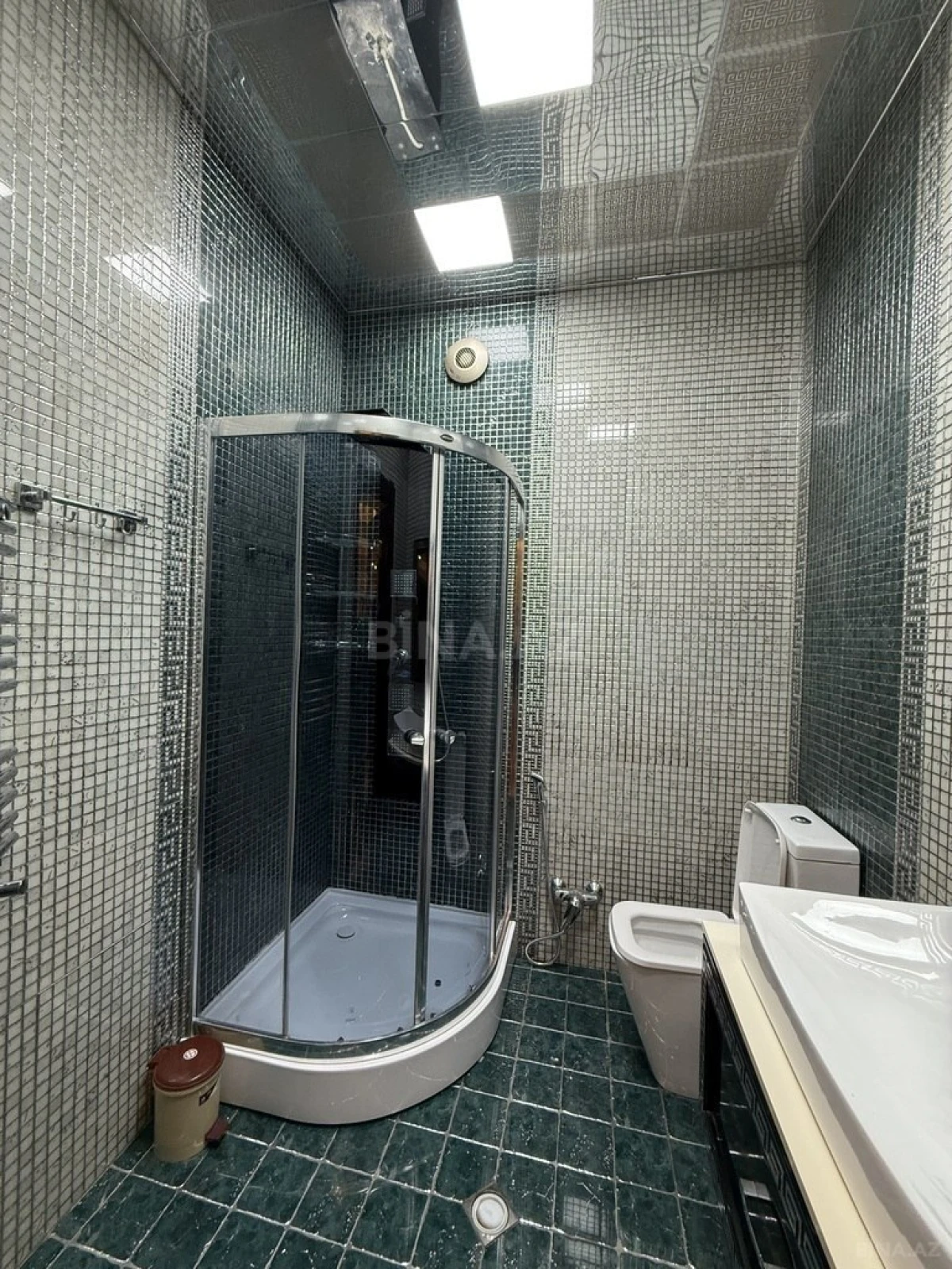 Kirayə verilir 3 otaqlı mənzil 200 m²