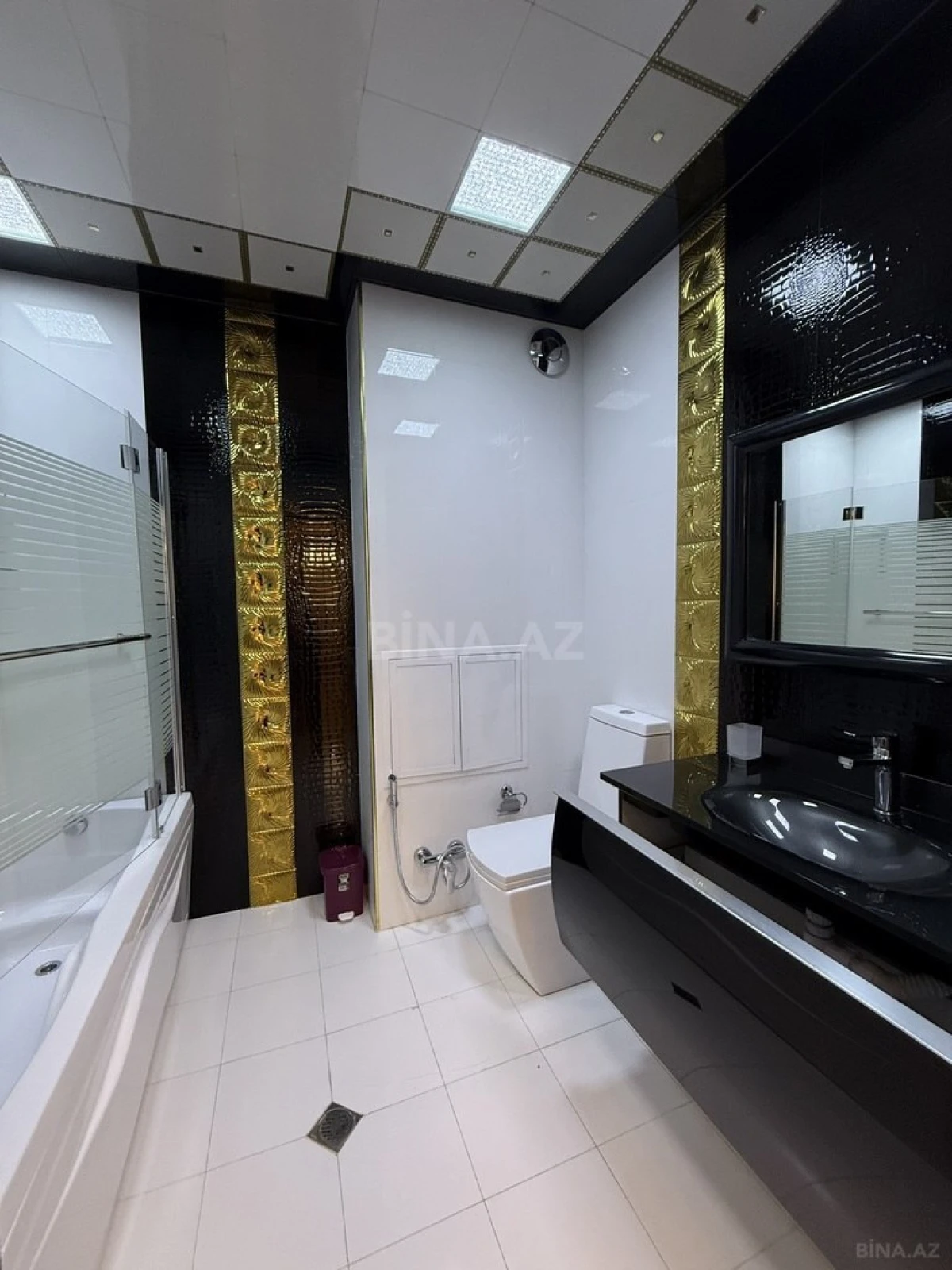 Kirayə verilir 3 otaqlı mənzil 200 m²