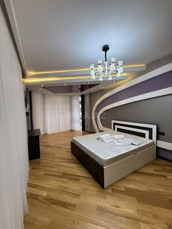 Kirayə verilir 3 otaqlı mənzil 200 m²