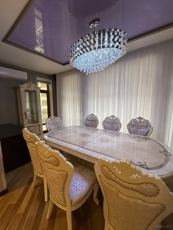 Kirayə verilir 3 otaqlı mənzil 200 m²