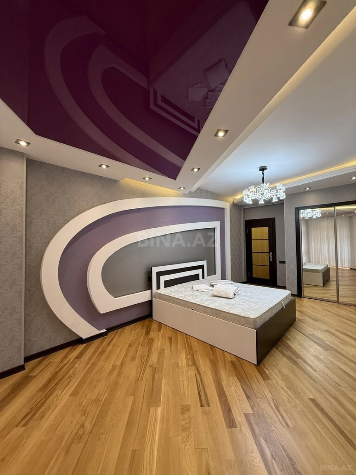 Kirayə verilir 3 otaqlı mənzil 200 m²