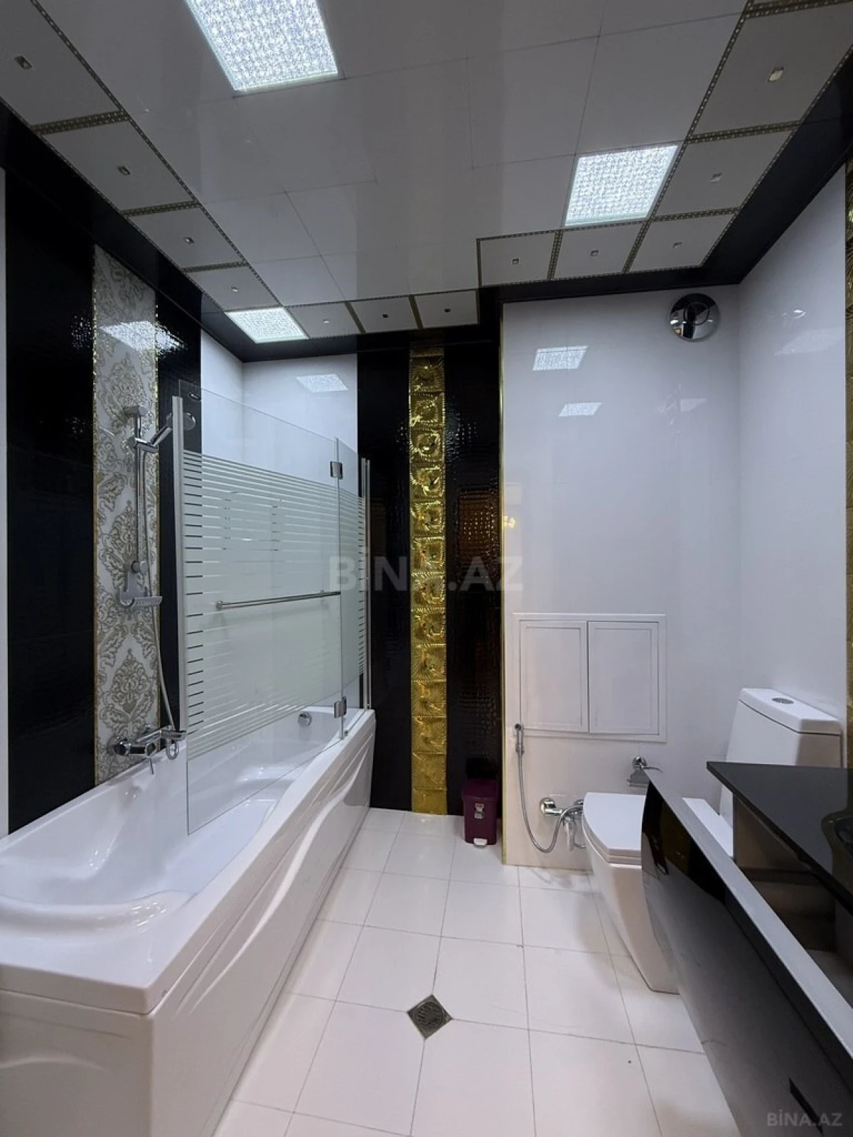 Kirayə verilir 3 otaqlı mənzil 200 m²