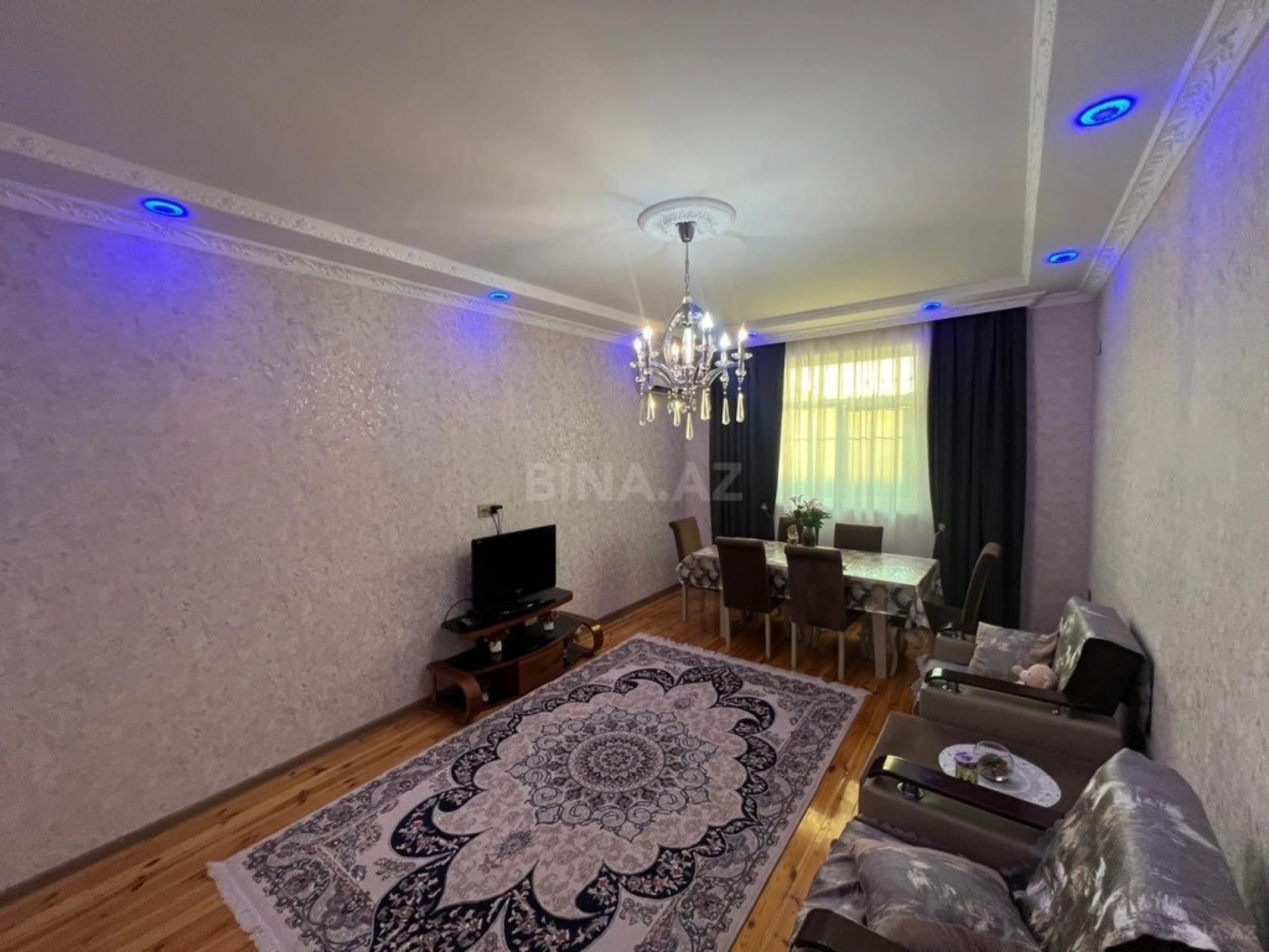 Satılır 8 otaqlı həyət evi 220 m²