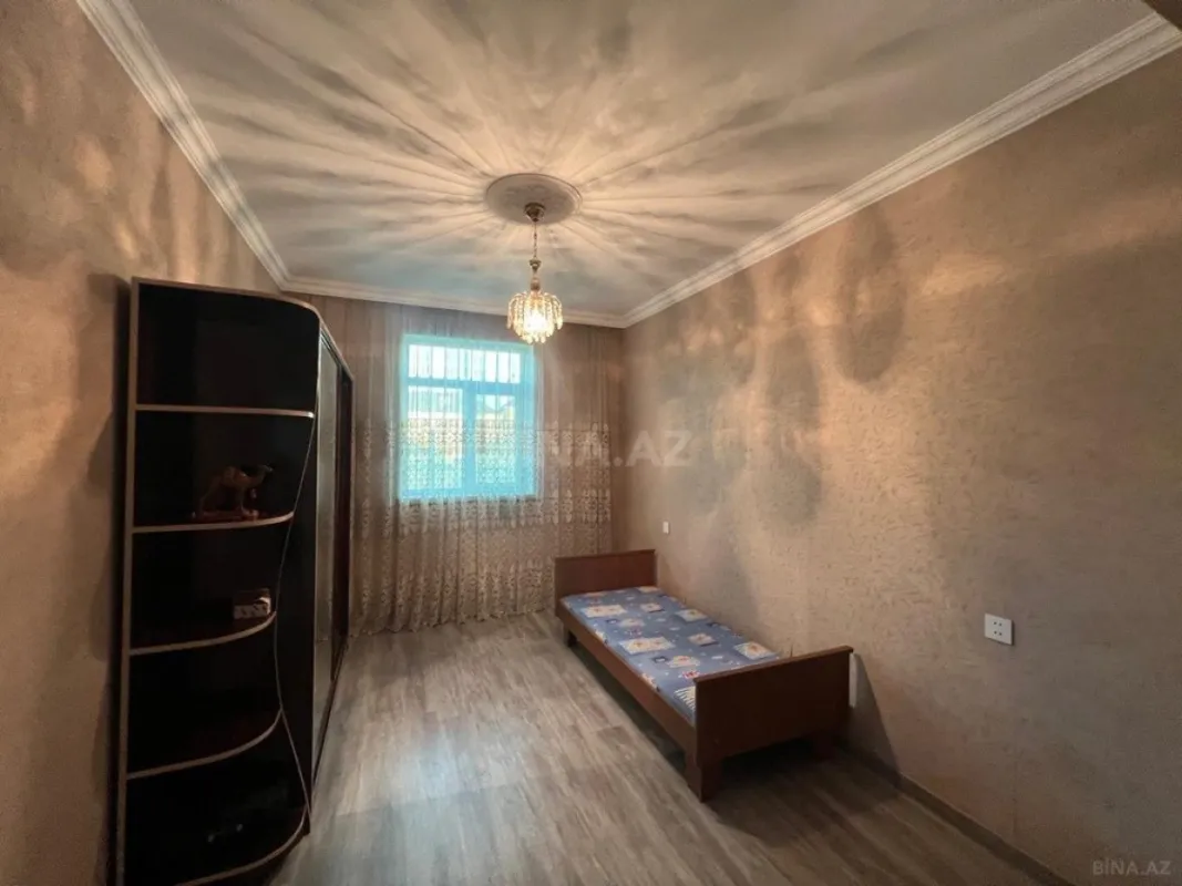 Satılır 8 otaqlı həyət evi 220 m²