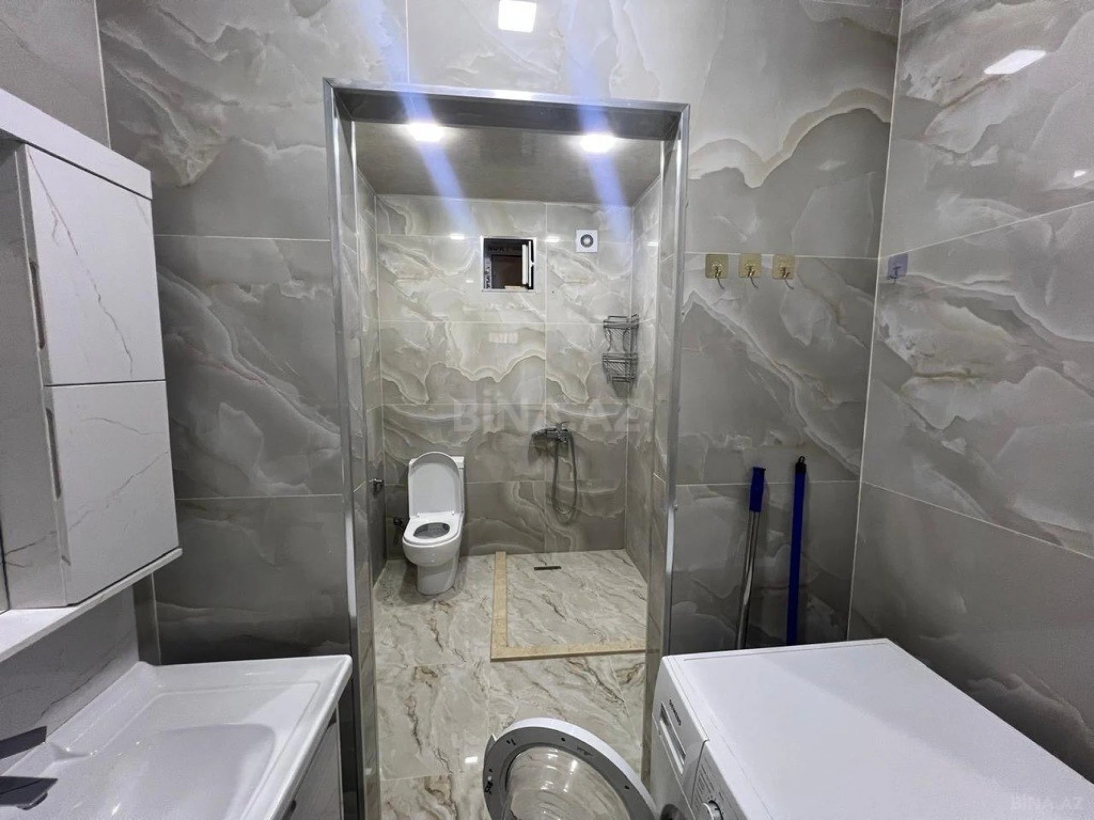 Satılır 8 otaqlı həyət evi 220 m²