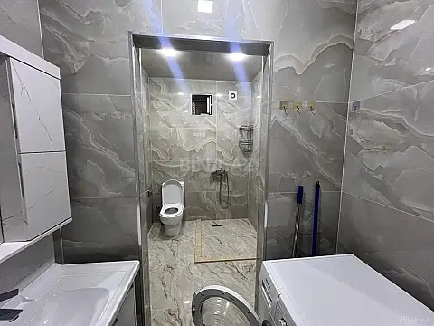 Satılır 8 otaqlı həyət evi 220 m²