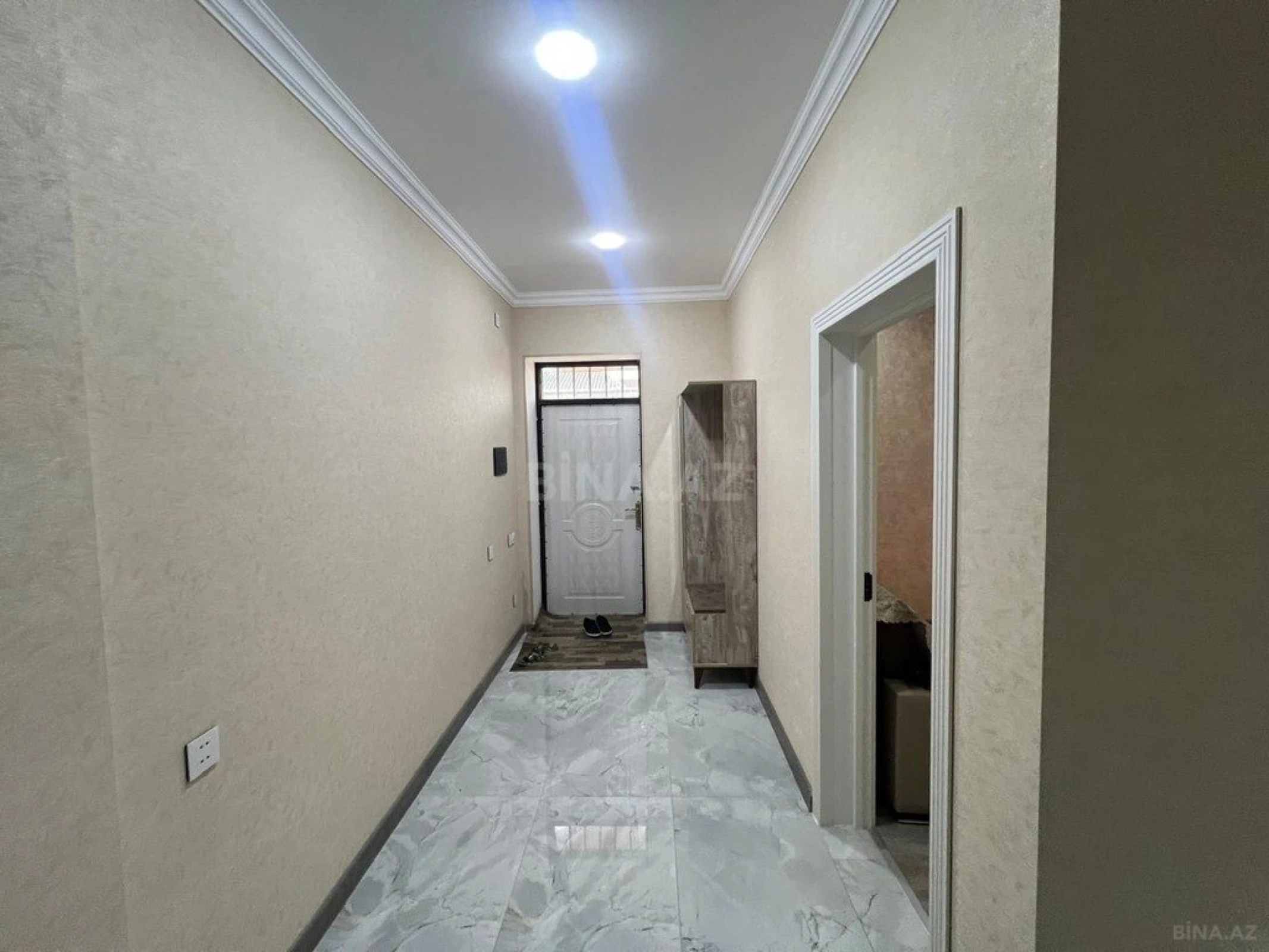 Satılır 8 otaqlı həyət evi 220 m²