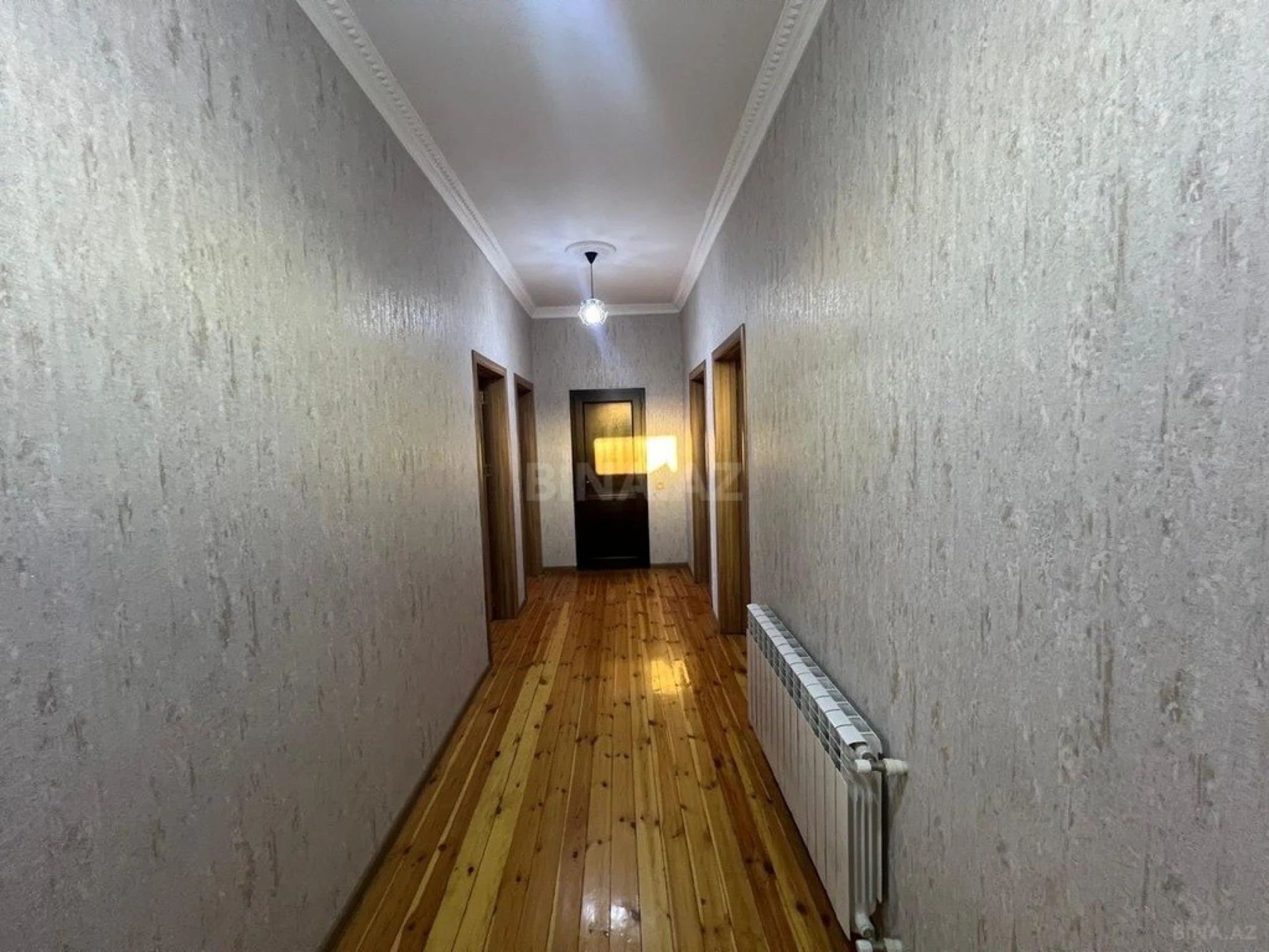 Satılır 8 otaqlı həyət evi 220 m²