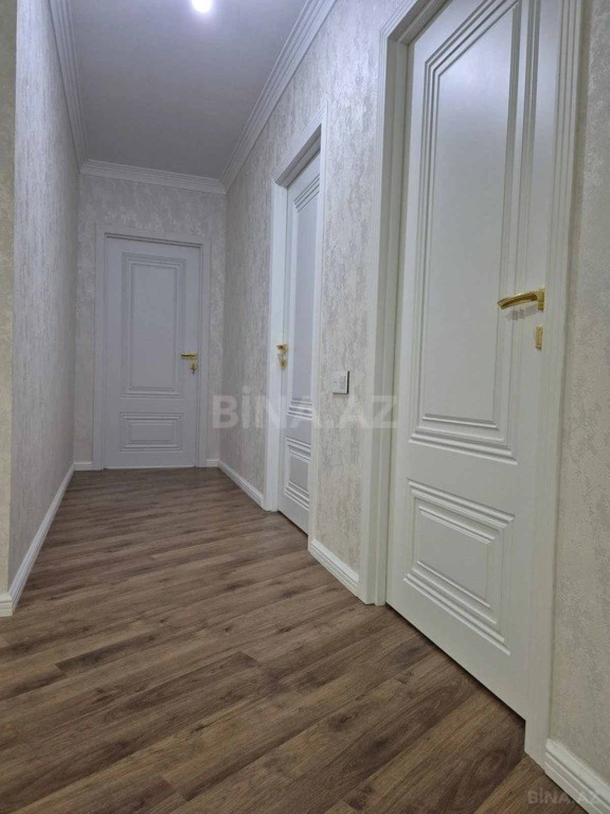 Satılır 3 otaqlı mənzil 115 m²
