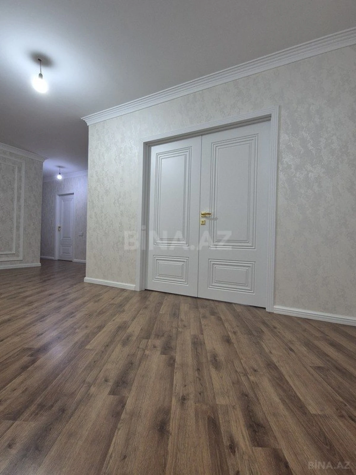 Satılır 3 otaqlı mənzil 115 m²
