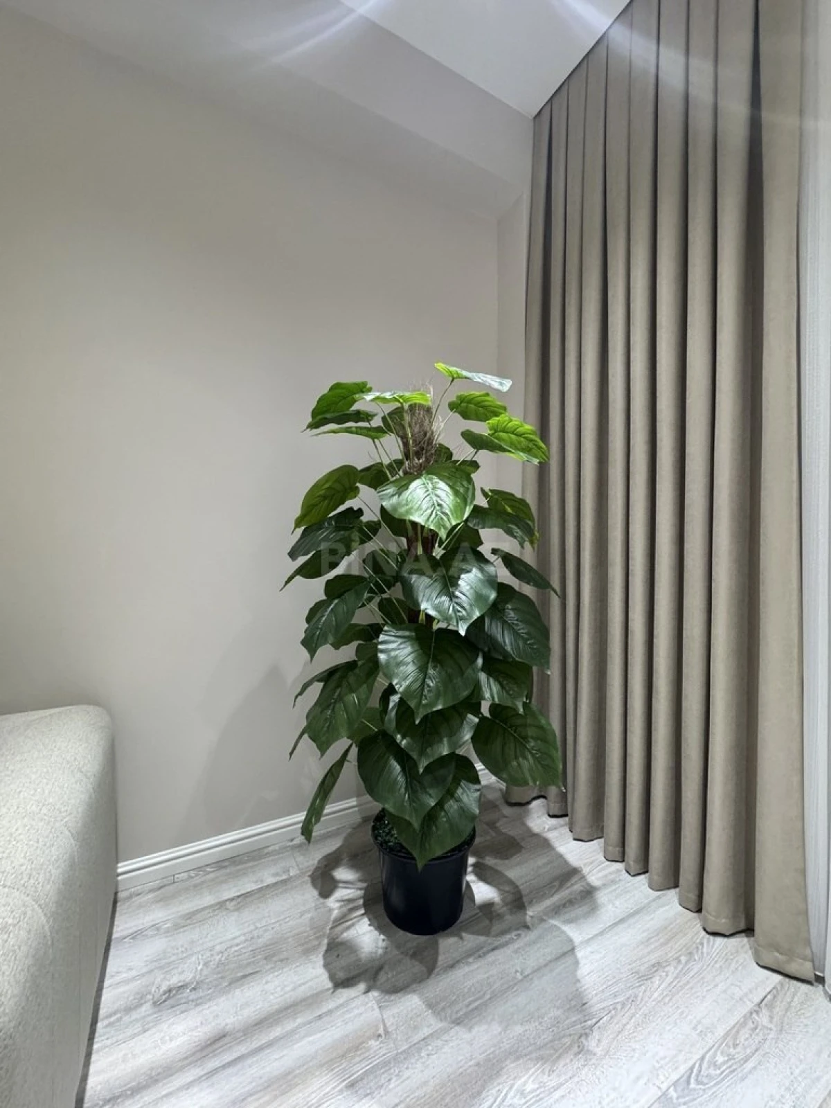 Satılır 2 otaqlı mənzil 90 m²