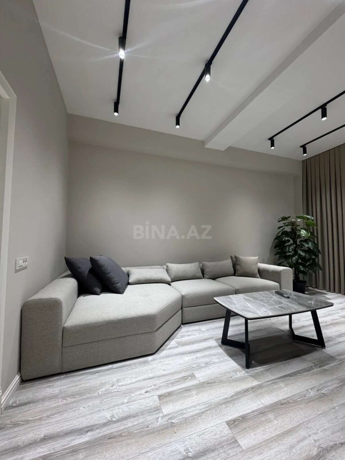 Satılır 2 otaqlı mənzil 90 m²