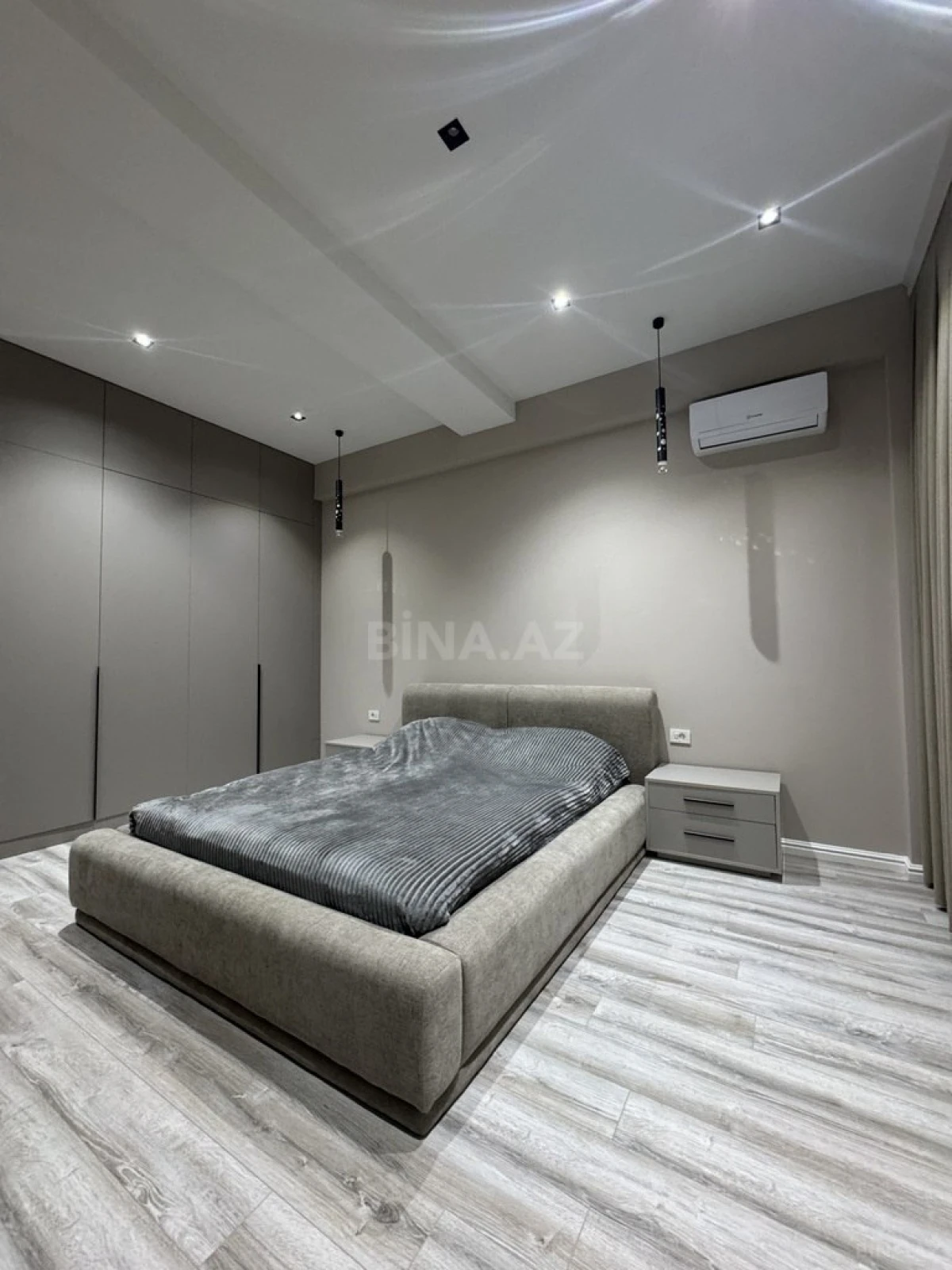 Satılır 2 otaqlı mənzil 90 m²