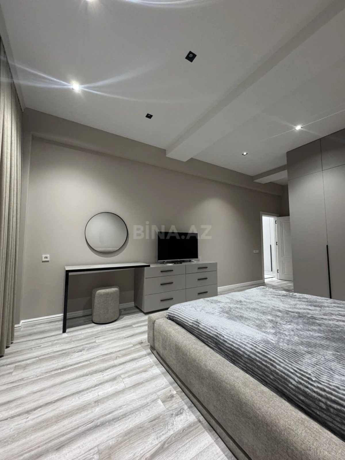 Satılır 2 otaqlı mənzil 90 m²