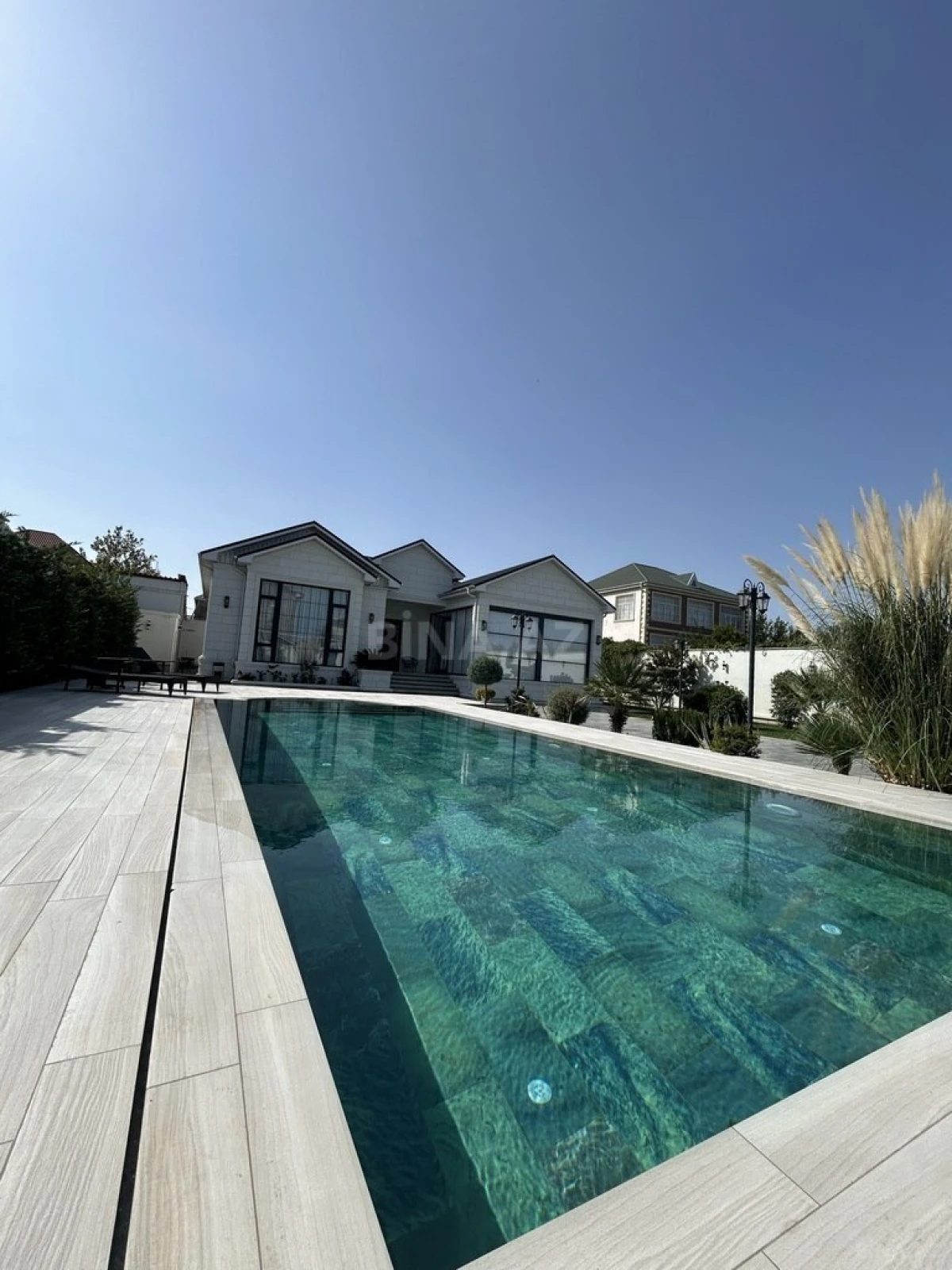 Satılır 4 otaqlı həyət evi 350 m²